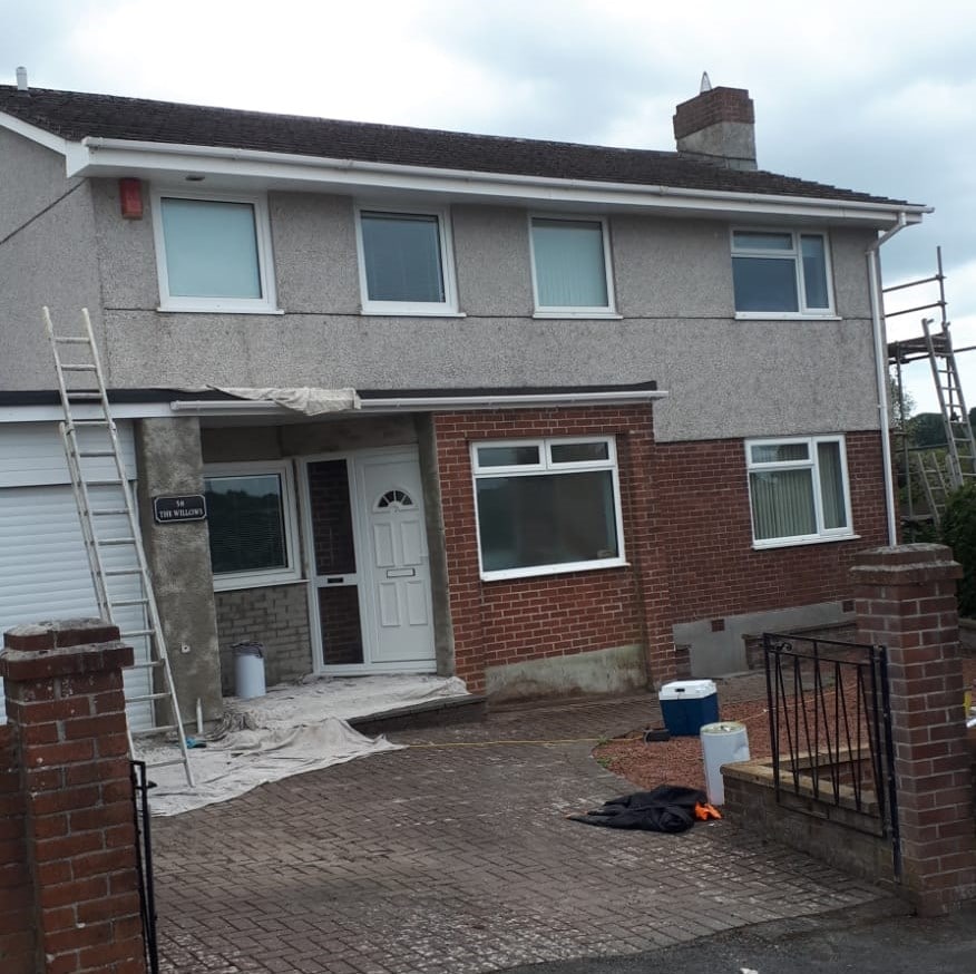 Here is a pebbledashed house in Plympton, Devon which needed a paint job